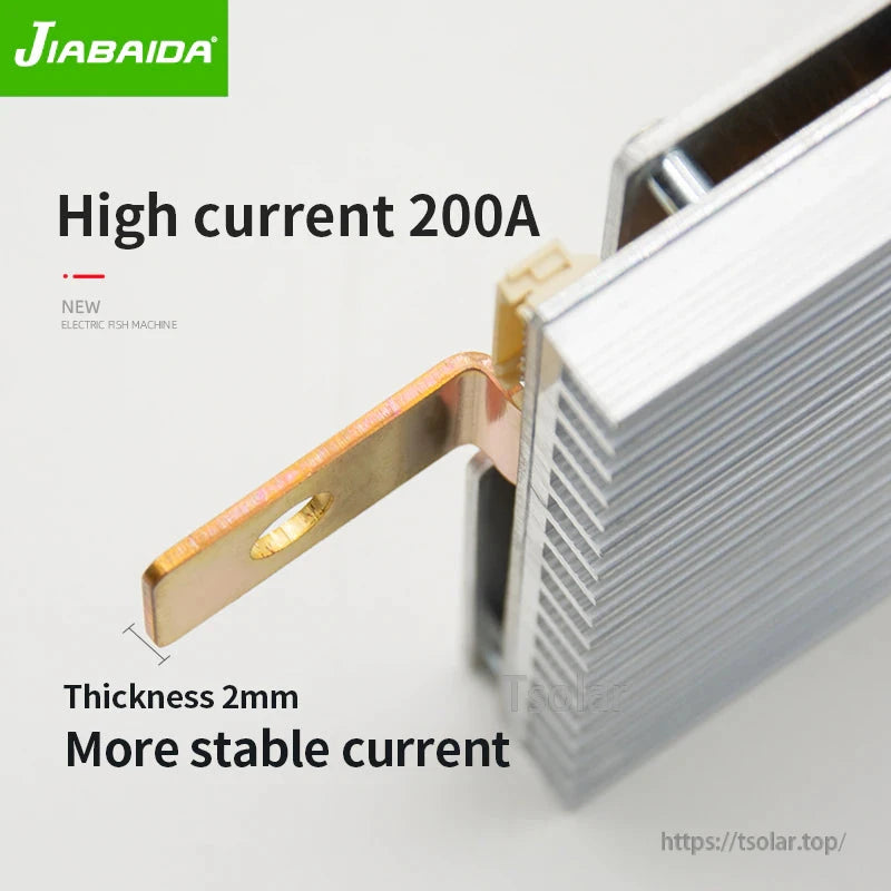 JBD ZP08S002 hard BMS terminal close-up showing 2mm thick copper busbar and 200A callout