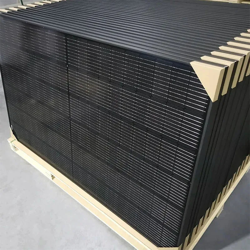 Jinko 450W Solar Panel, N-type technology improves low-light performance and reduces light-induced degradation (LID) and low-level injection degradation (LeTID).