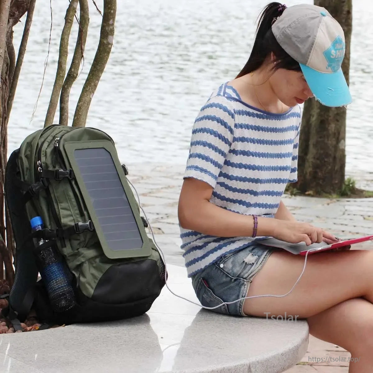 Solar Hiking Backpack, If a flawed item is received, take a picture and send it to us for quality issue check.